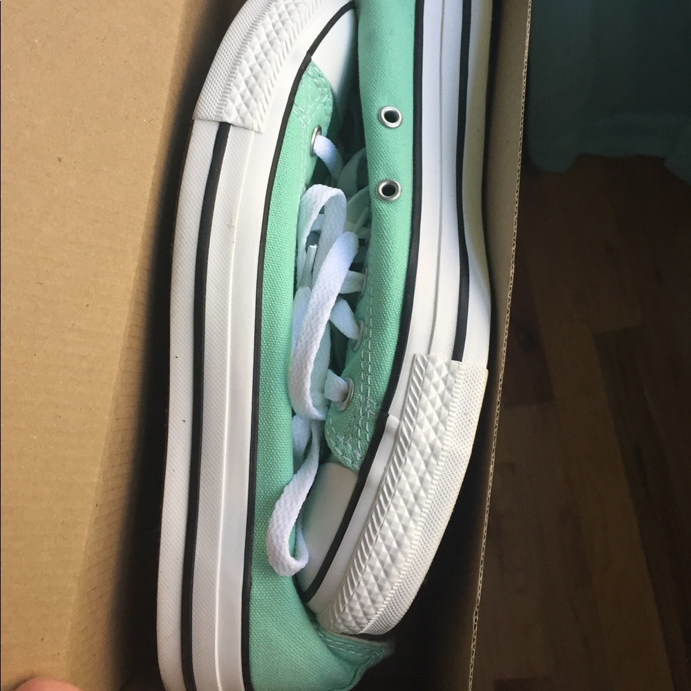 Mint Converse